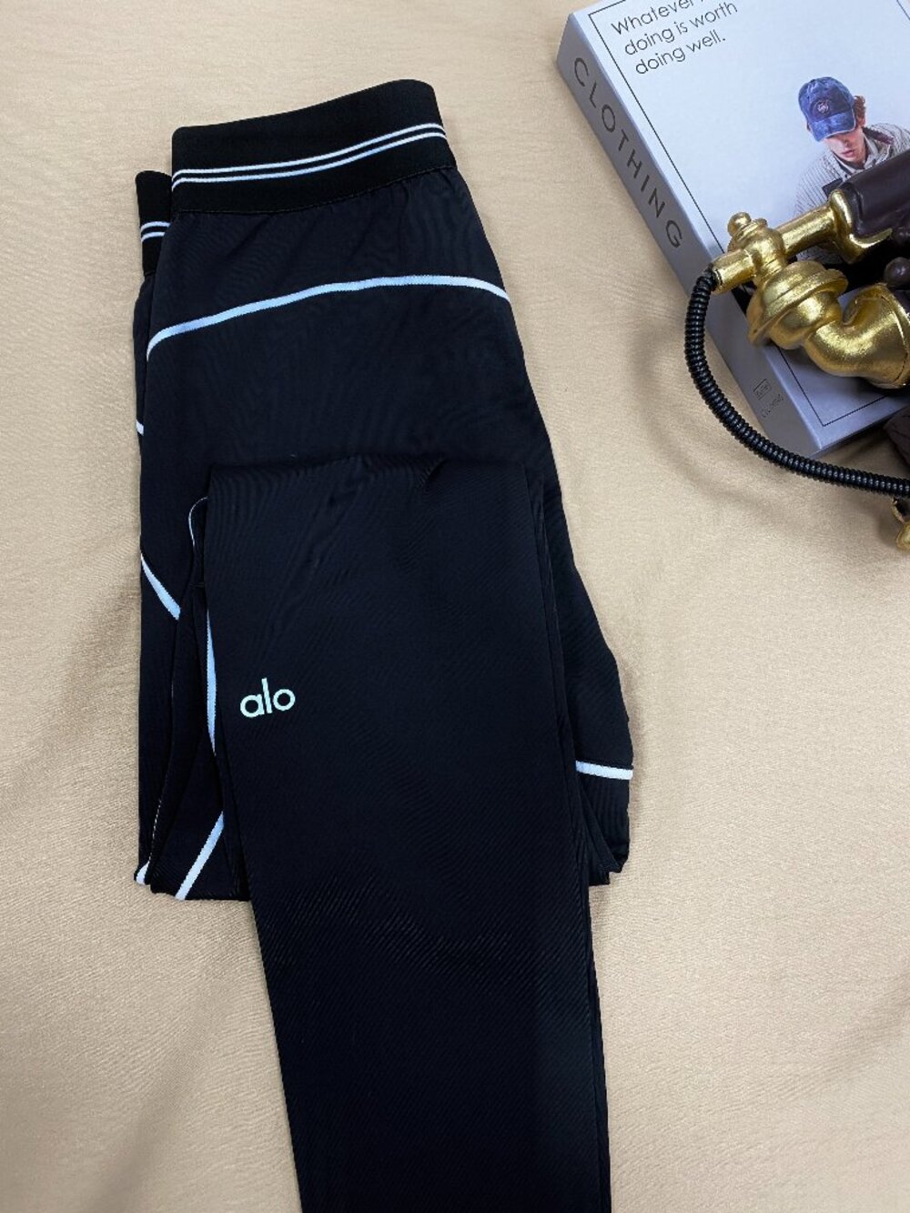 Black/White🍒🔥Alo Airbrush High-Waist Heart Throb Legging Sculpting Fit NWT - Picture 6 of 9